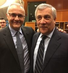 Ue: Mauro, ha ragione Tajani, più Italia in Europa