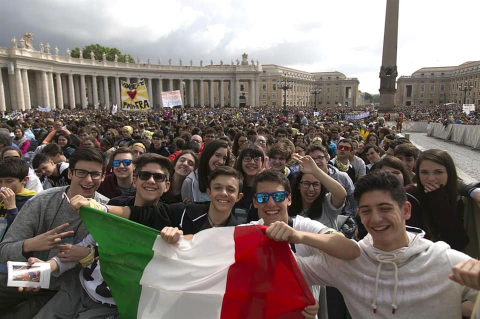 Народы населяющие италию. Народы Италии. Италия люди. Молодежь Италии. Население Италии.